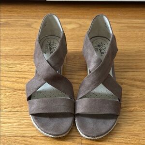 LifeStride Espadrille Style Taupe Sandals